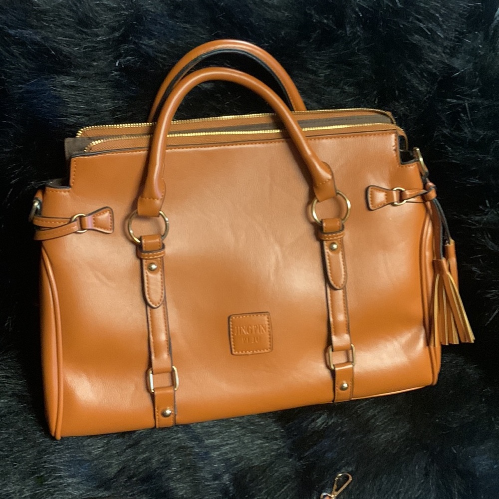 3 very nice purses all 3 for 20 - Picture 3 of 7